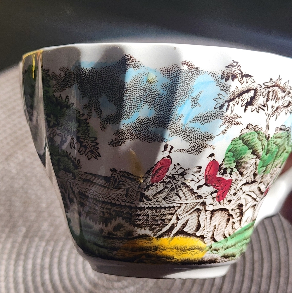 Scenic Multicolor Teacup - Picture 4 of 5